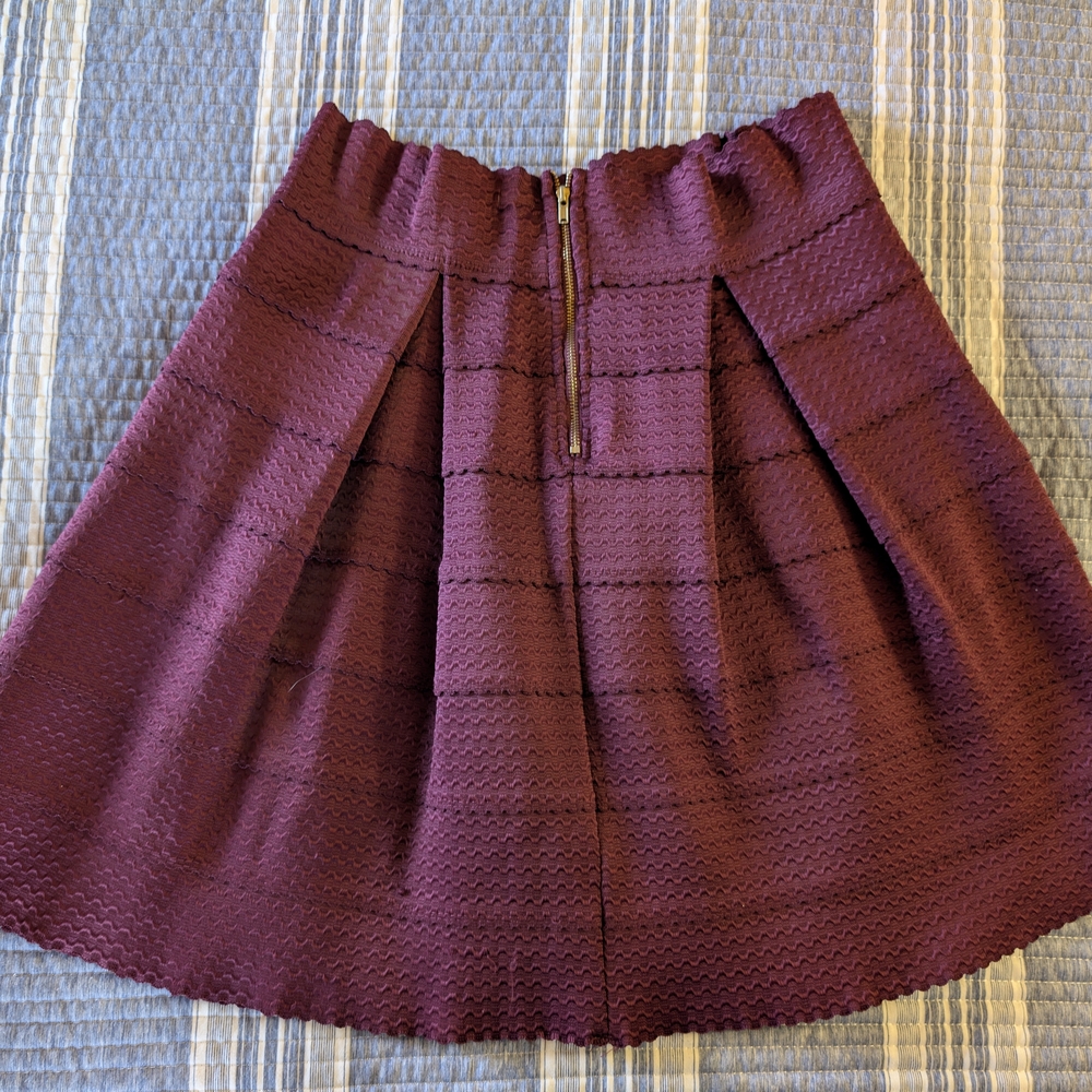 Charlotte Russe Textured A-Line Skirt in Deep Purple - Picture 2 of 4